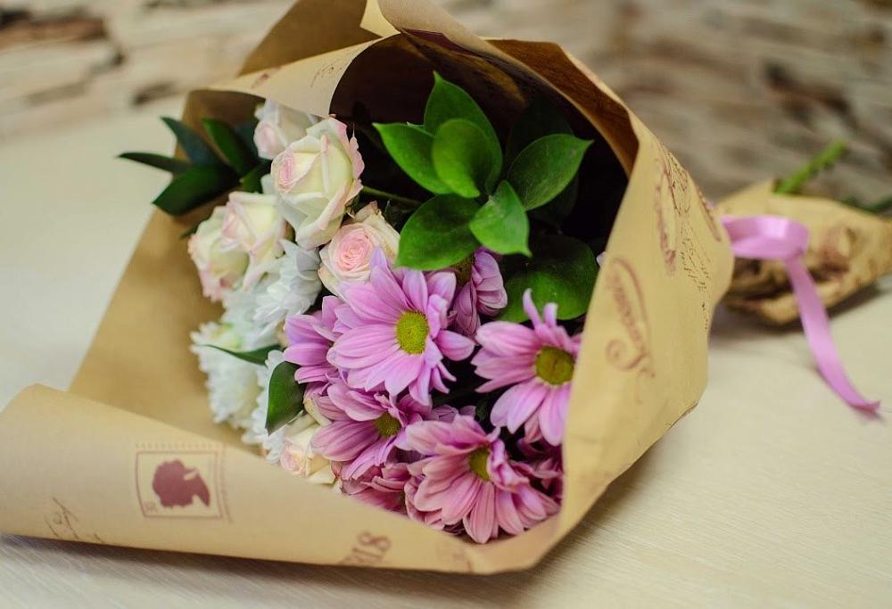 Букет улыбка в Вычегодском Букет цветов из: Розы и Хризантемы в Вычегодском