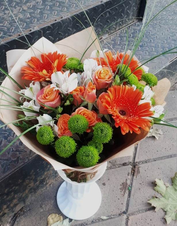 Букет цветов из: Герберы, Хризантемы, Альстромерии и Розы в Вычегодском