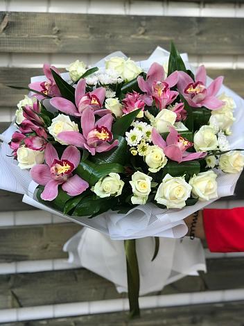 Букет цветов из: Розы и Хризантемы в Вычегодском