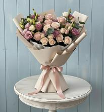 Букет бодрость в Вычегодском Букет цветов из:  Розы и Лизиантусы в Вычегодском