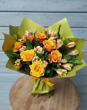 Букет цветов из:  Альстромерии и Розы в Вычегодском