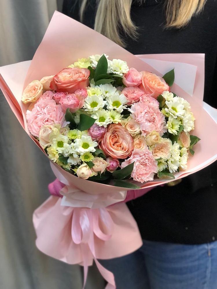 Букет цветов из: Гвоздики, Розы и Хризантемы в Вычегодском