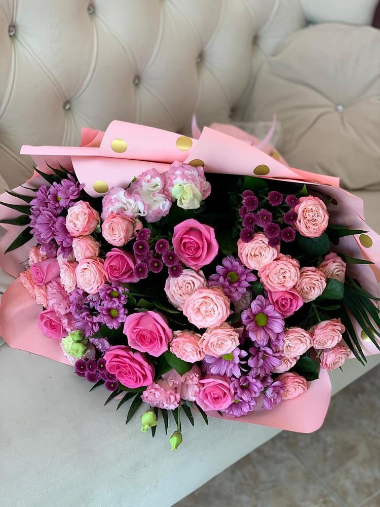 Букет цветов из: Хризантемы, Розы и Лизиантусы в Вычегодском