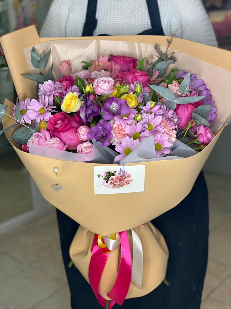 Букет цветов из: Хризантемы, Гвоздики и Альстромерии в Вычегодском