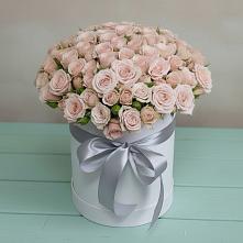 Цветочная композиция из Розы в шляпной коробке в Вычегодском