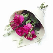 Букет ярко-розовый в Вычегодском Букет цветов из:  Розы в Вычегодском