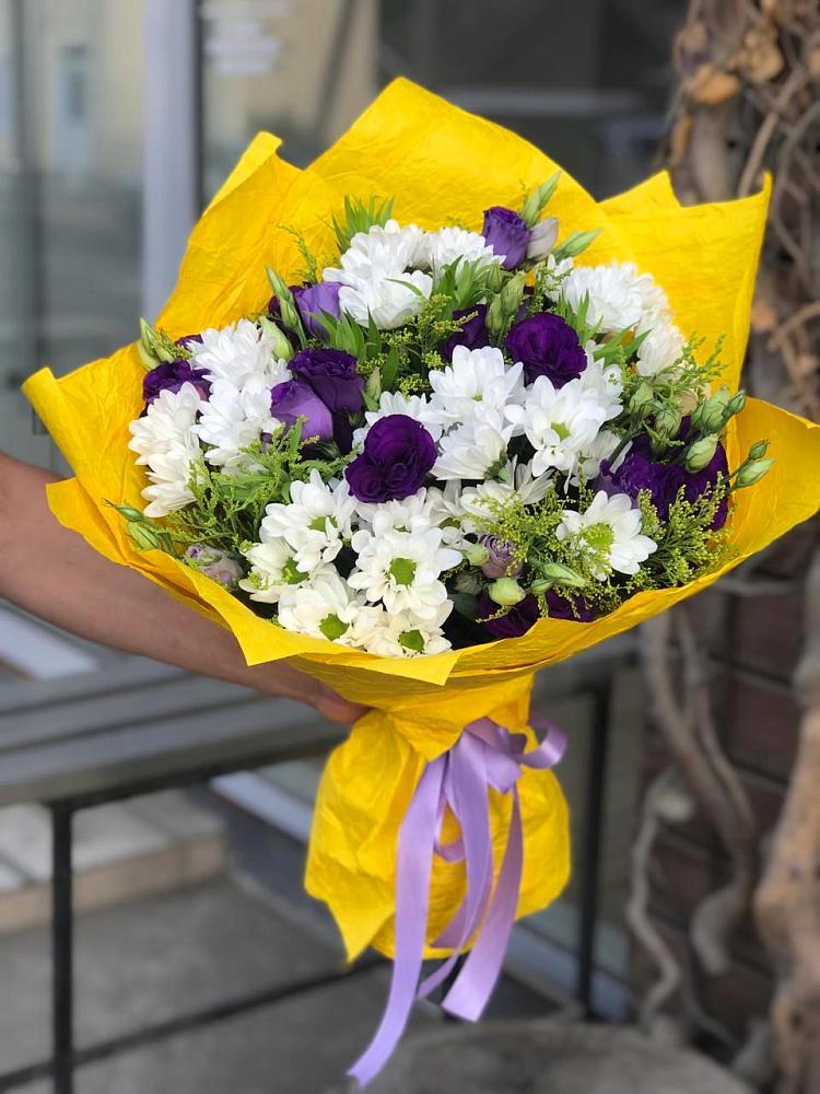 Букет облака в Вычегодском Букет цветов из: Ирисы, Хризантемы и Ромашки в Вычегодском