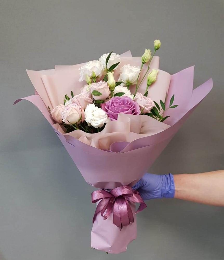 Букет Легкое дыхание в Вычегодском Букет цветов из: Розы и Лизиантусы в Вычегодском