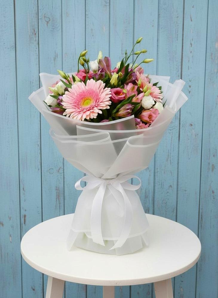 Букет цветов из: Герберы, Альстромерии и Лизиантусы в Вычегодском