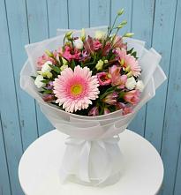 Букет цветов из:  Герберы, Альстромерии и Лизиантусы в Вычегодском