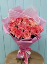 15 Розовых роз Равель