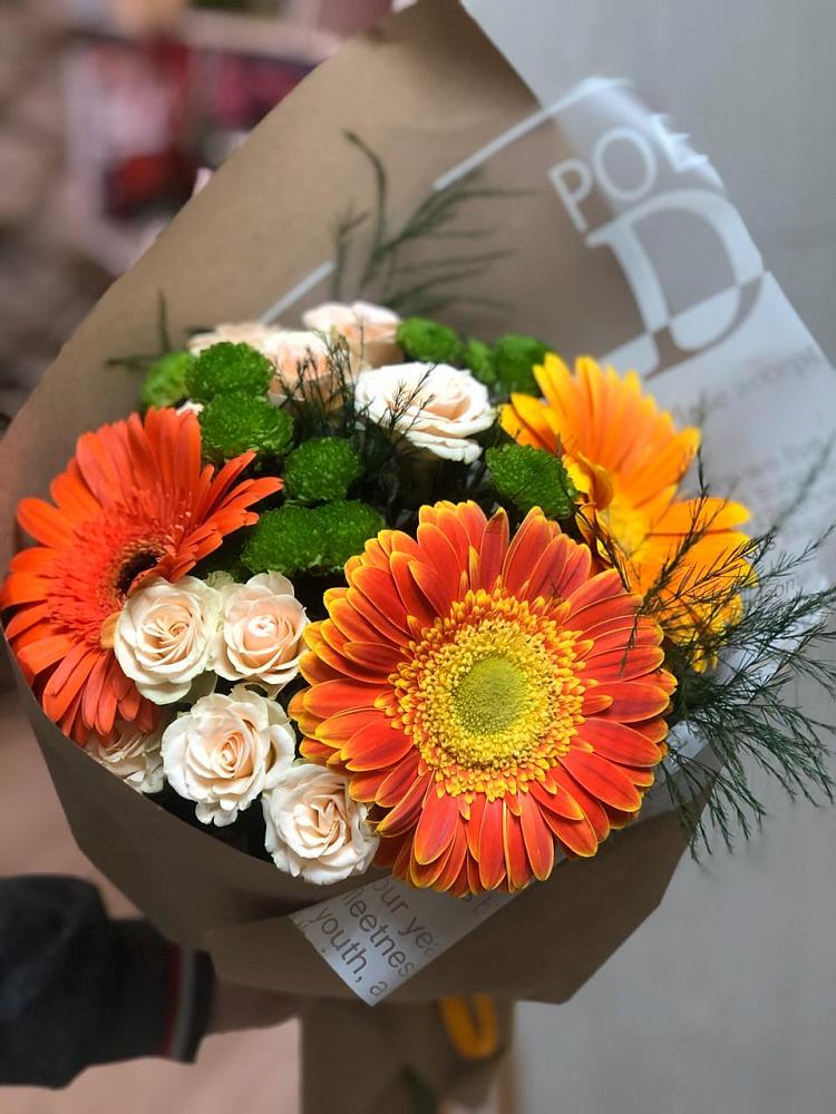 Букет желтый закат в Вычегодском Букет цветов из: Герберы, Хризантемы и Розы в Вычегодском