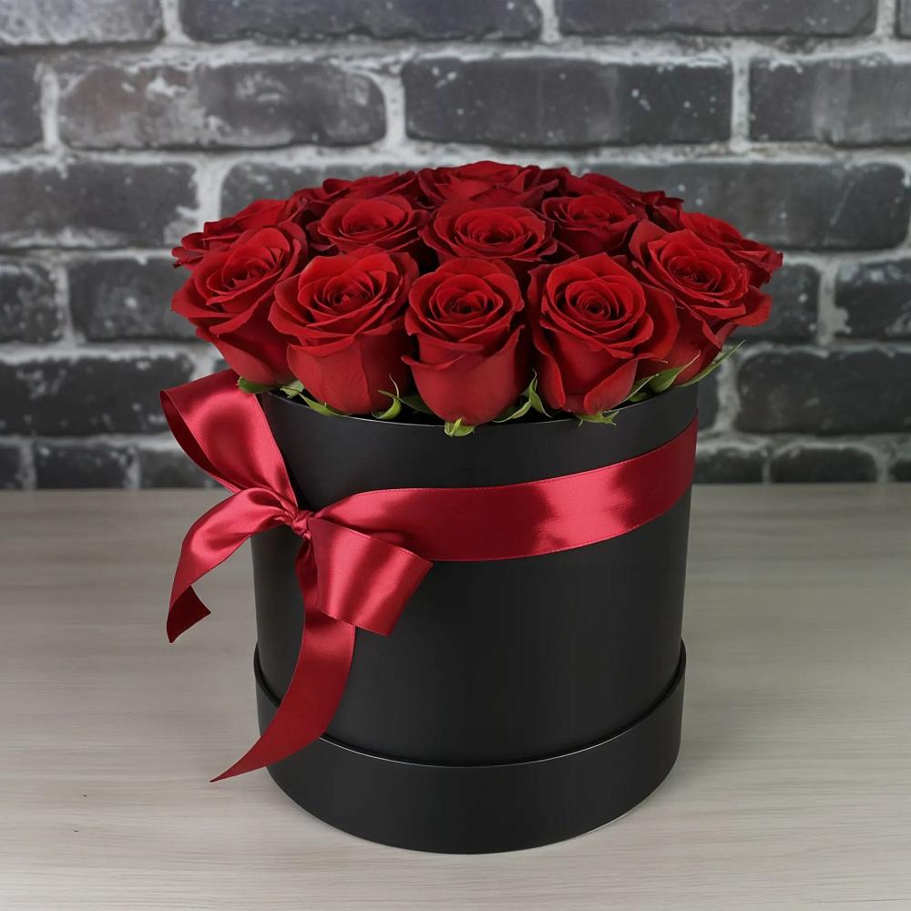 Цветочная композиция из Розы в шляпной коробке в Вычегодском