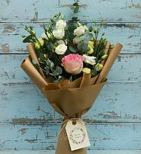 Букет цветов из:  Розы и Лизиантусы #REPLACE_PRED# Вычегодском