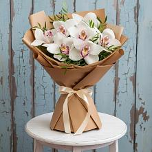 Букет Белые орхидеи в Вычегодском Букет цветов из:  Орхидеи и Розы в Вычегодском